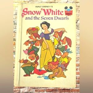 Vintage Walt Disney’s Snow White and The Seven Dwarfs 1973  Book ✨ 2 /$15 ✨